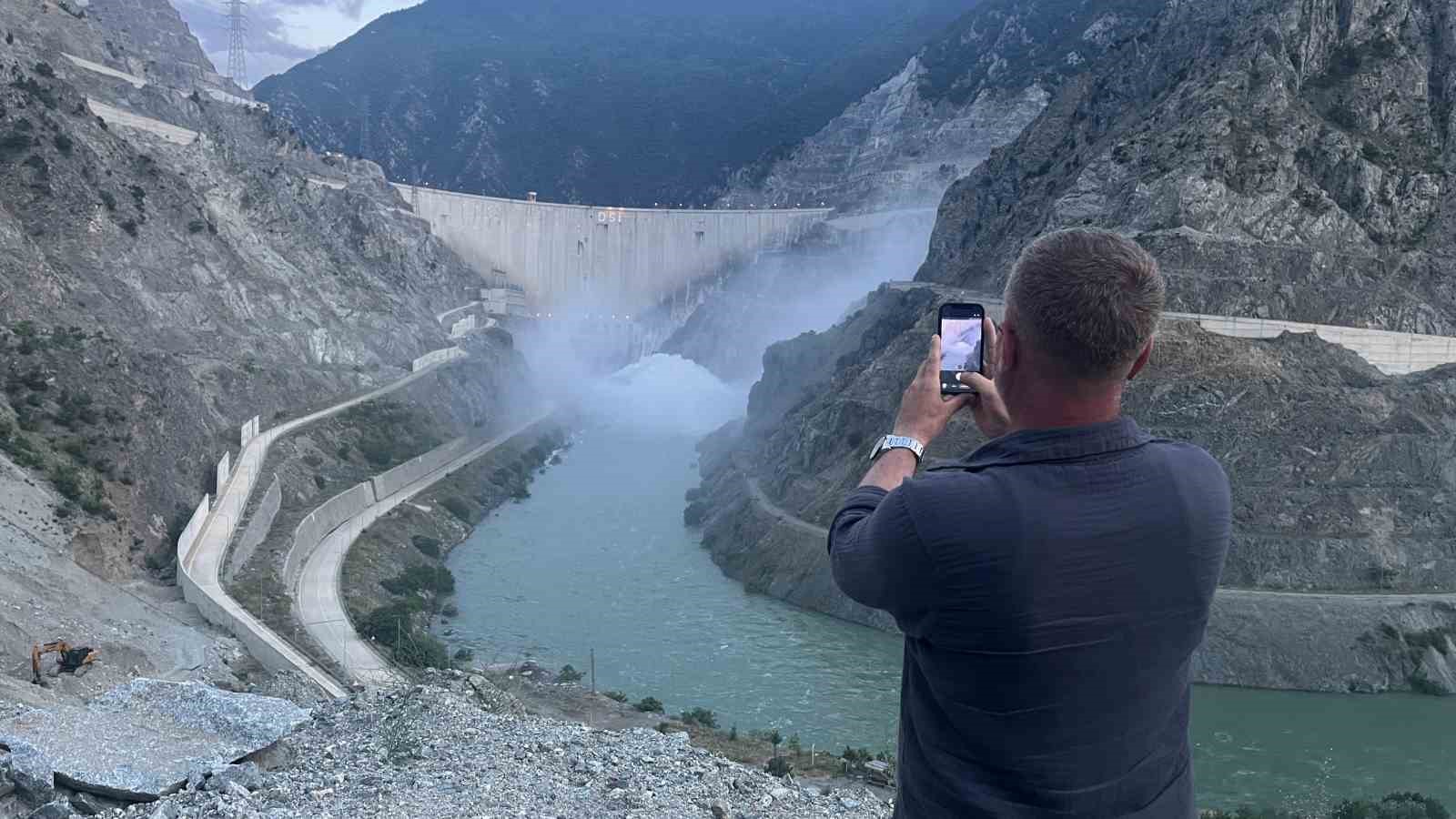deriner barajinda 7 yil aradan sonra kapaklar acildi 10 BKTu6JPU
