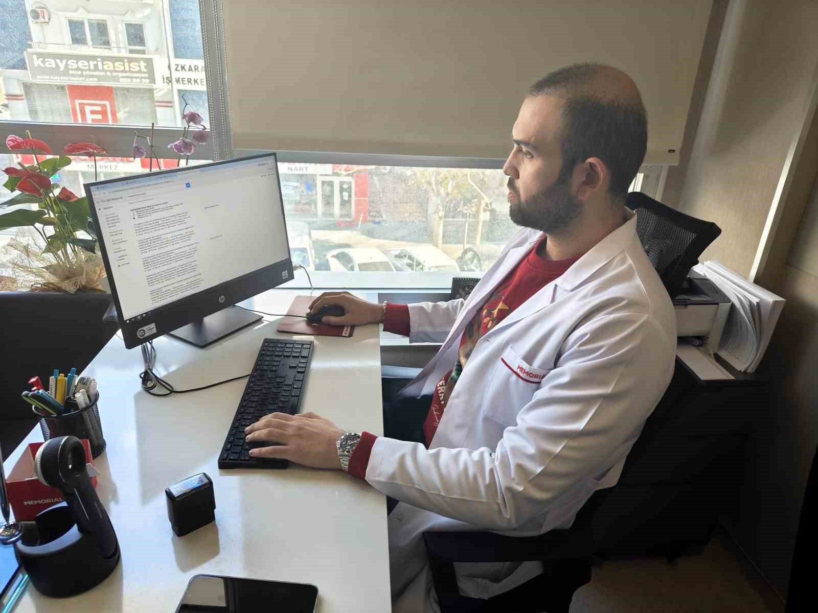 Dermatoloji Uzmanı Muhammed Burak Yücel uyardı: "Sahte botoks gerçekten ölüm saçıyor" 6 dermatoloji uzmani muhammed burak yucel uyardi sahte botoks gercekten olum saciyor 2 CiJFyAQc