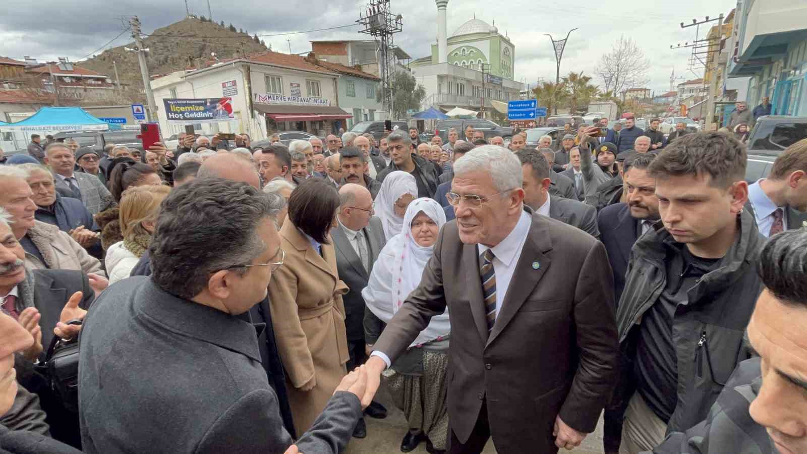 Dervişoğlu, İYİ Parti kurucusu Korkmaz’ın başörtüsü için hakaret ettiği Mihalgazi Belediye Başkanı’nı ziyaret etti 9 dervisoglu iyi parti kurucusu korkmazin basortusu icin hakaret ettigi mihalgazi belediye baskanini ziyaret etti RJTz3af8