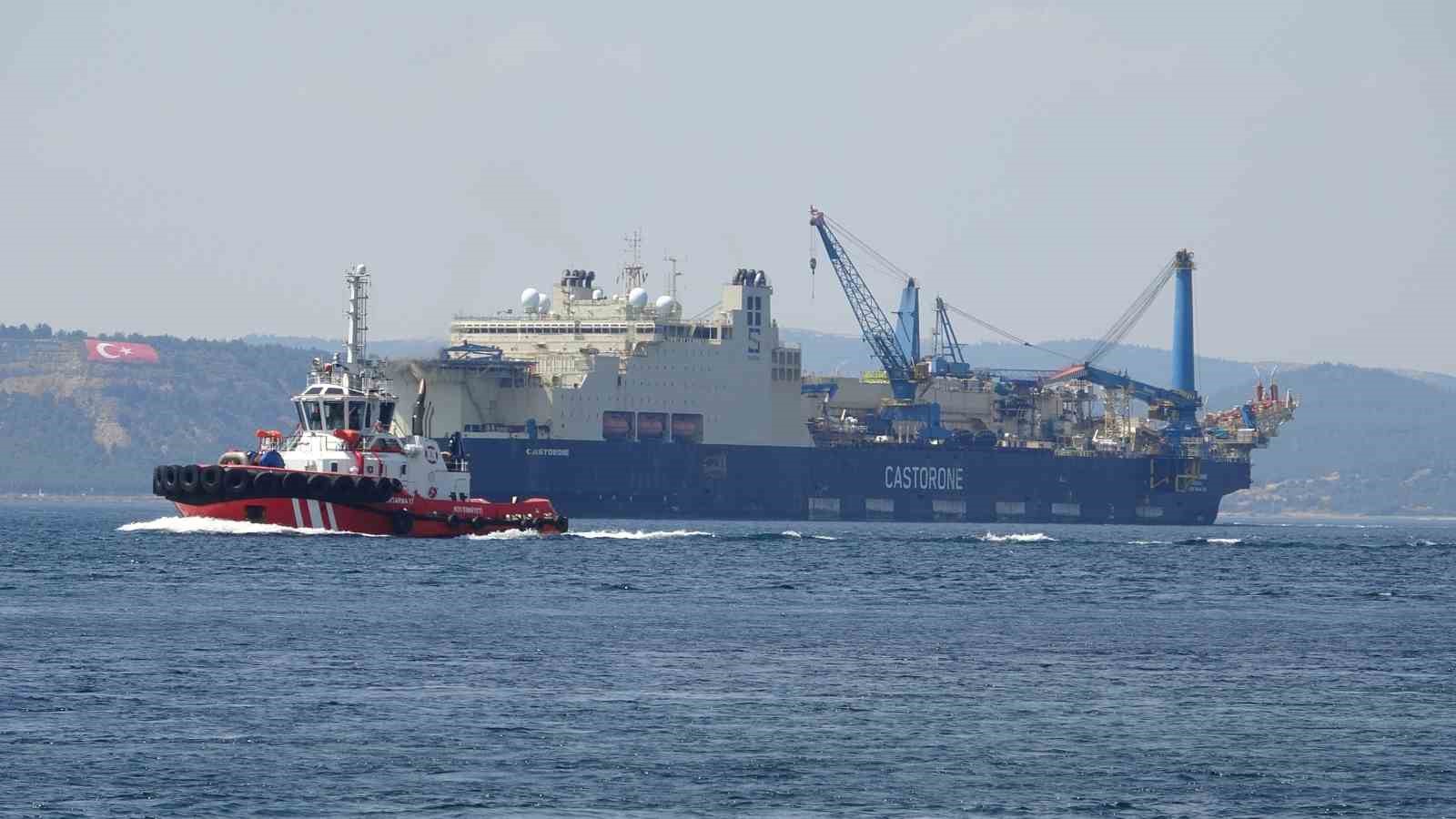 dev boru doseme gemisi castorone canakkale bogazindan gecti 4 hwQmrVVi