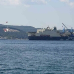 dev-boru-doseme-gemisi-castorone-canakkale-bogazindan-gecti-s71BNT57.jpg