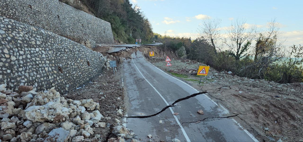 dev dalgalar cide bartin yoluna zarar verdi 6 WLcG1M7e