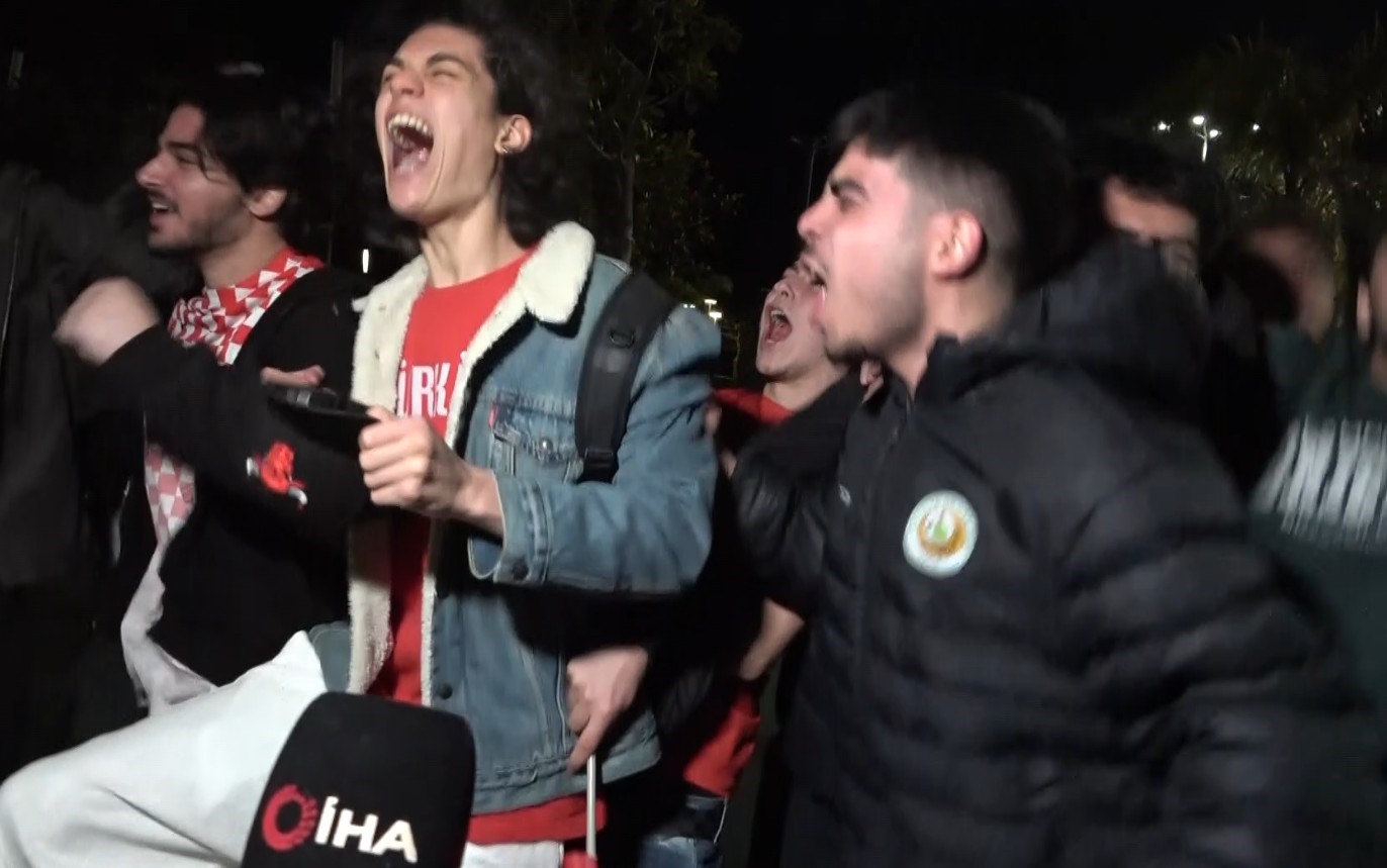 dev ekrandaki bitis duduguyle antalyada bayram havasi esti 2 keEHHh9Z