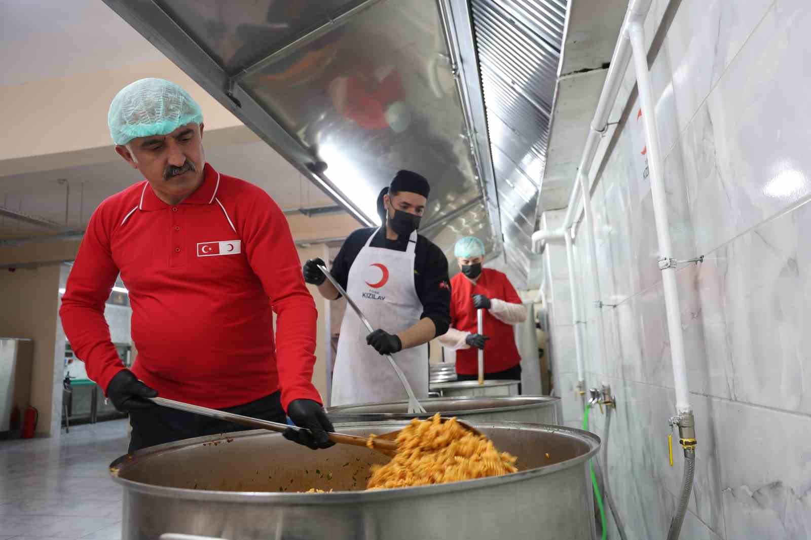 dev kazanlar ihtiyac sahipleri icin kayniyor 0 FWdelszN