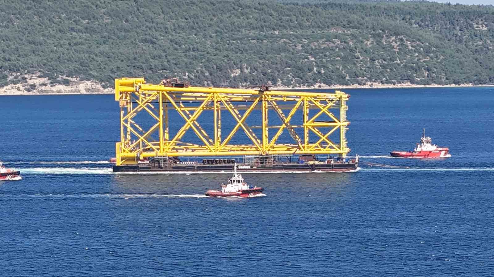 Dev sondaj platformu iskelesi Çanakkale Boğazı’ndan geçiyor 6 dev sondaj platformu iskelesi canakkale bogazindan geciyor 2 zaLUQkV2