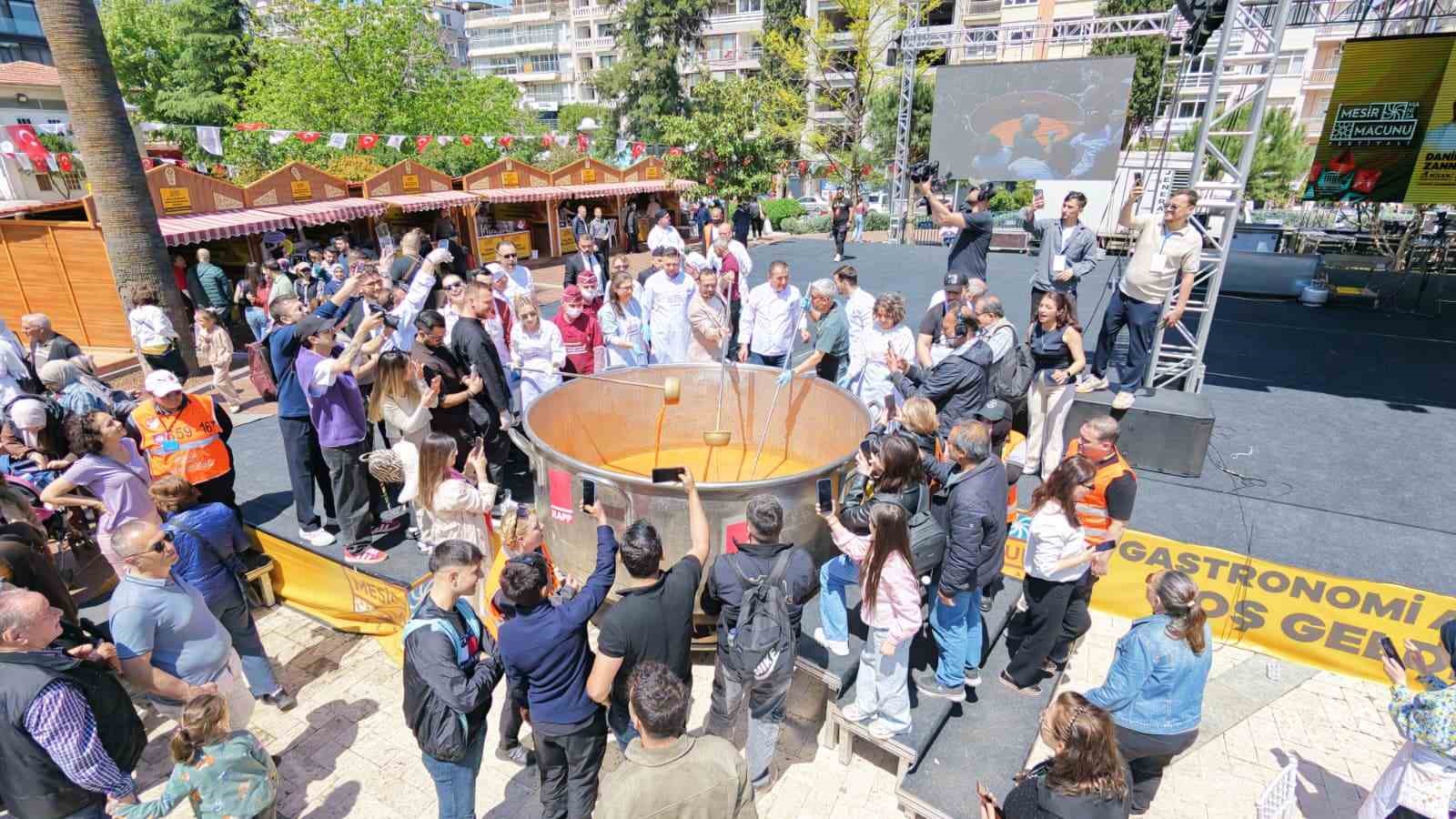 dev tencereden 5 bin kisiye corba 1 8FDbW5HO