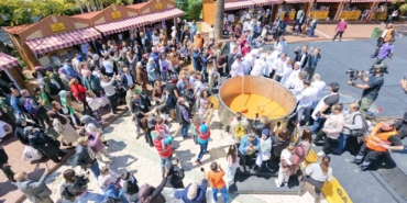 dev-tencereden-5-bin-kisiye-corba-45RYBLAn.jpg