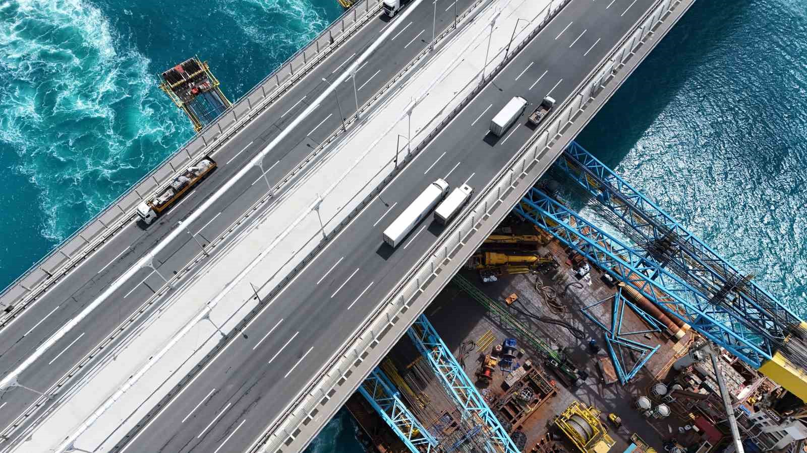 dev vinc gemisi saipem 7000 istanbul bogazindan gecti 1 VZGIb4Dy