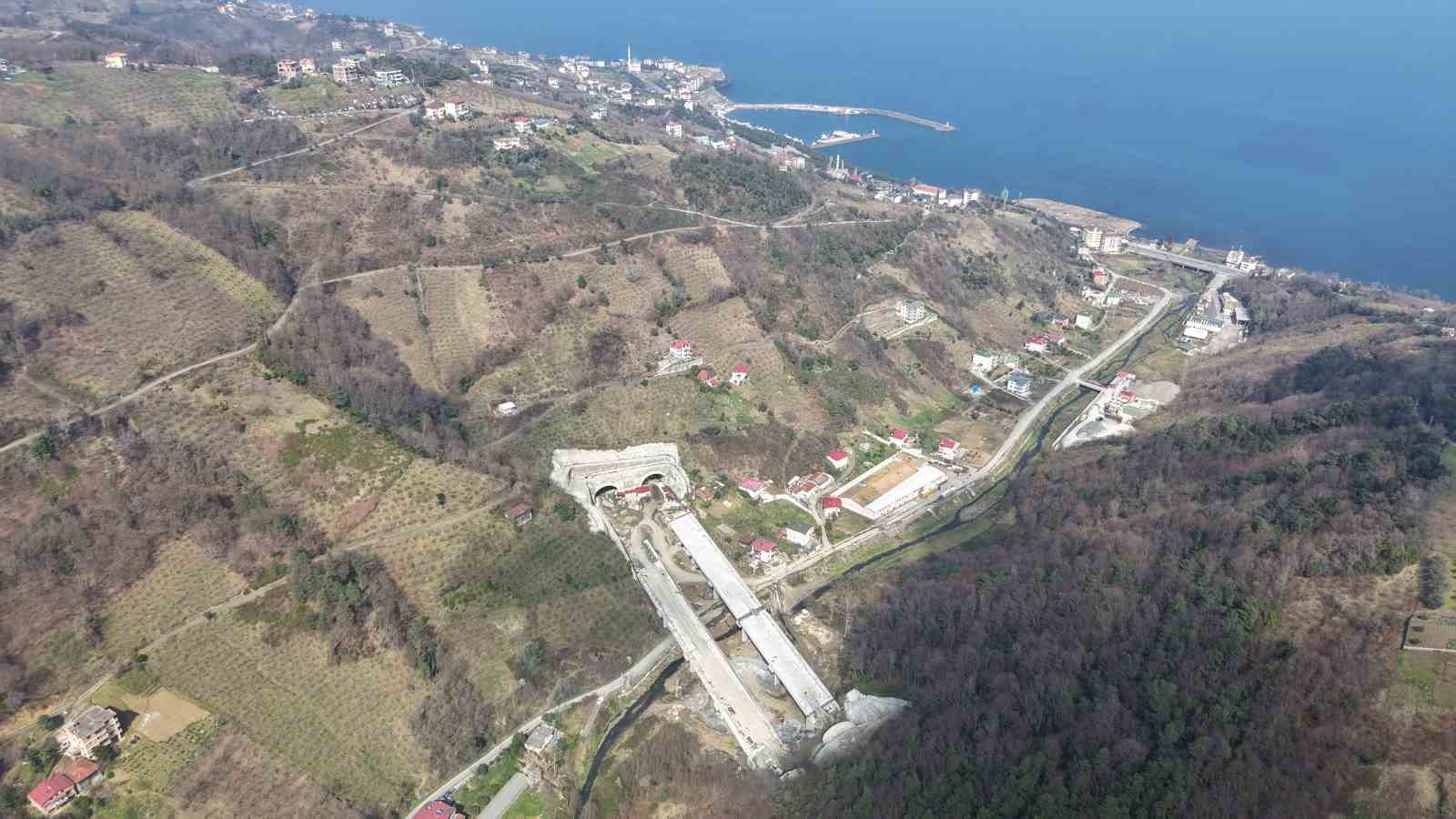 dev viyadukler yukseliyor trabzonda ulasim donusuyor 0 RA1F1zXK