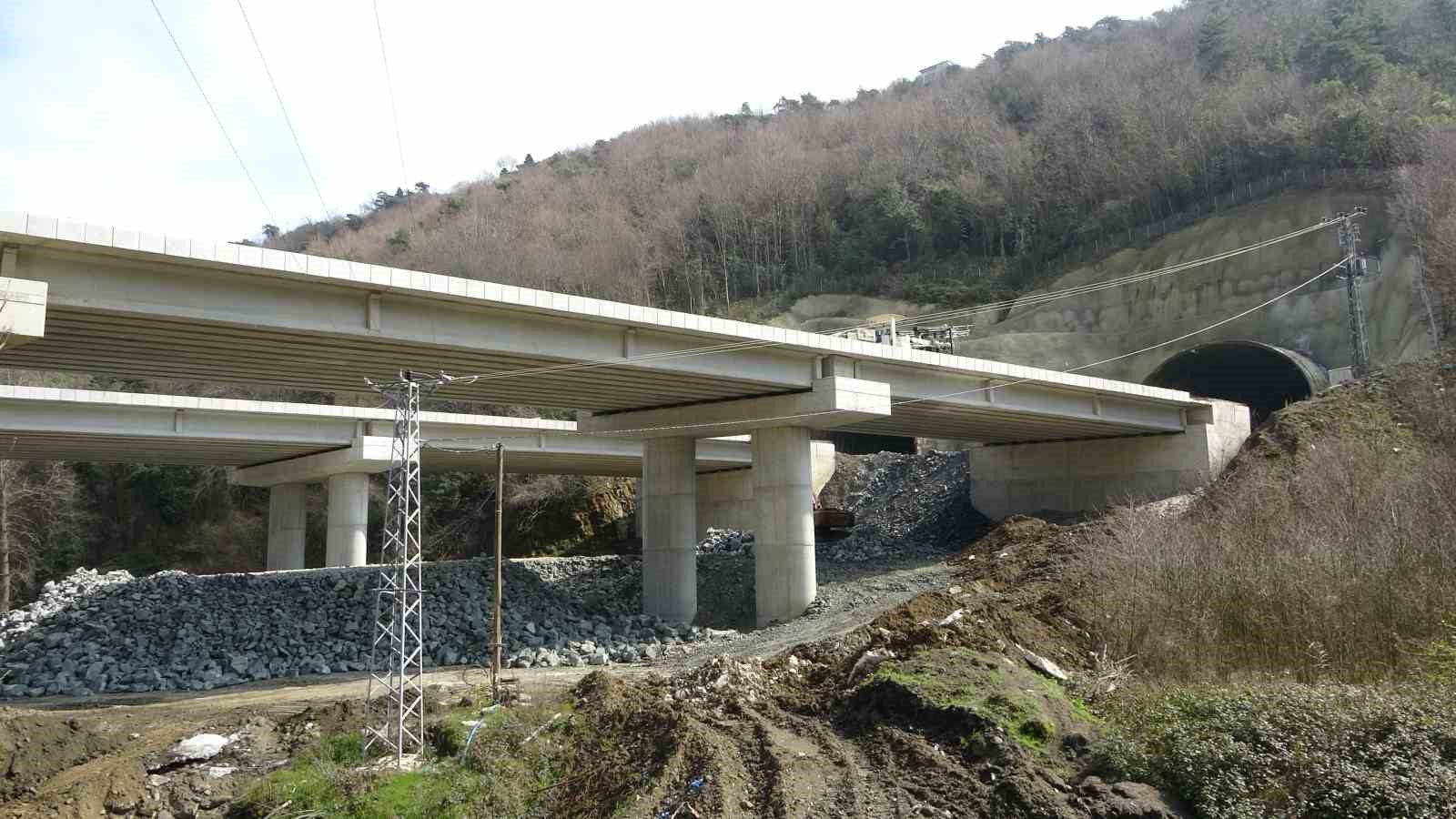 dev viyadukler yukseliyor trabzonda ulasim donusuyor 4 vMktUCyi