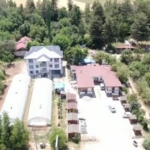 devlet-destekledi-anne-ve-kizi-azimle-basardi-11-yildir-koydeki-restoranda-damaklari-senlendiriyorlar-LB9lNHEW.jpg