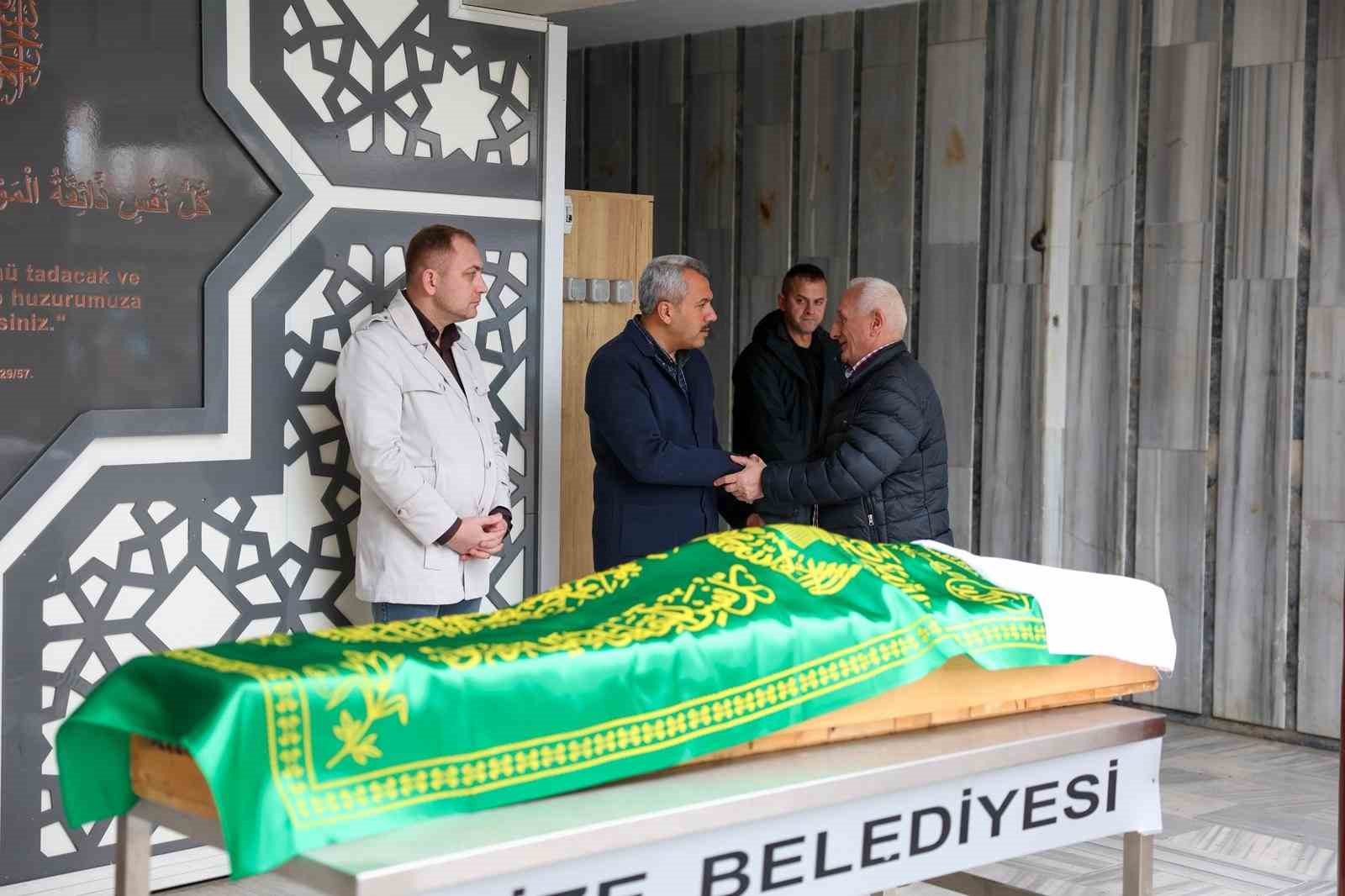Devlet himayesinde yetişti, son yolculuğuna protokol uğurladı 4 devlet himayesinde yetisti son yolculuguna protokol ugurladi 0 MgHVO9mI