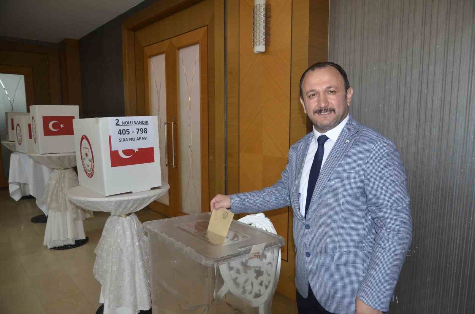 devlet memurlari egitim sendikasi buyuyor 2 Wm9Aq1Z6