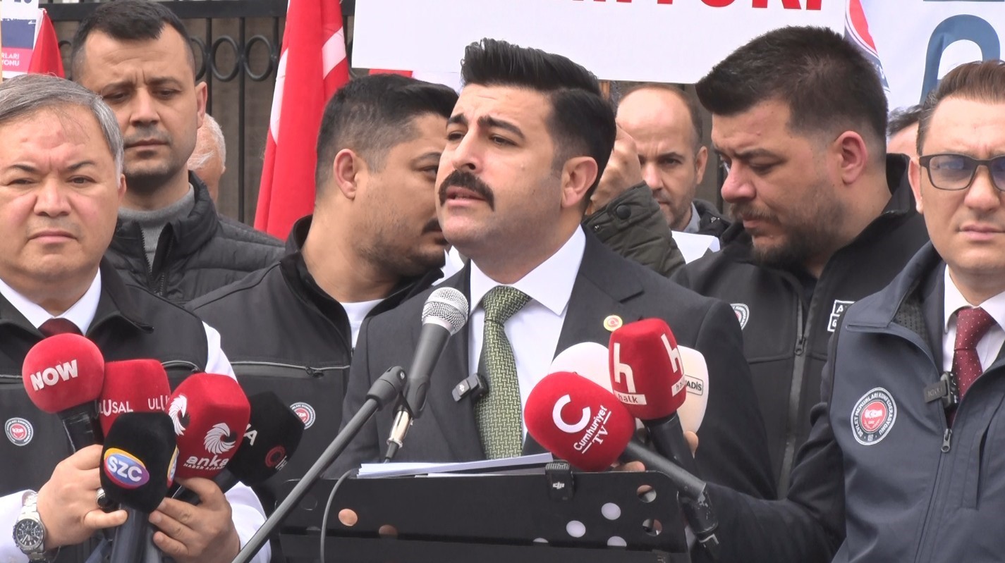 devlet memurlari konfederasyonu genel baskani kaya memurumuz ayin sonunu getirecek maaslara erisene kadar mucadelemizi Lr1kjQlM