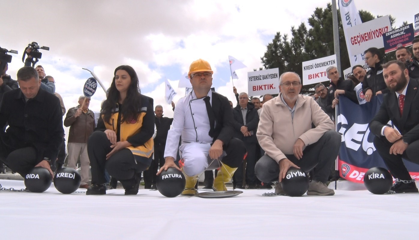 devlet memurlari konfederasyonu genel baskani kaya memurumuz ayin sonunu getirecek maaslara erisene kadar mucadelemizi