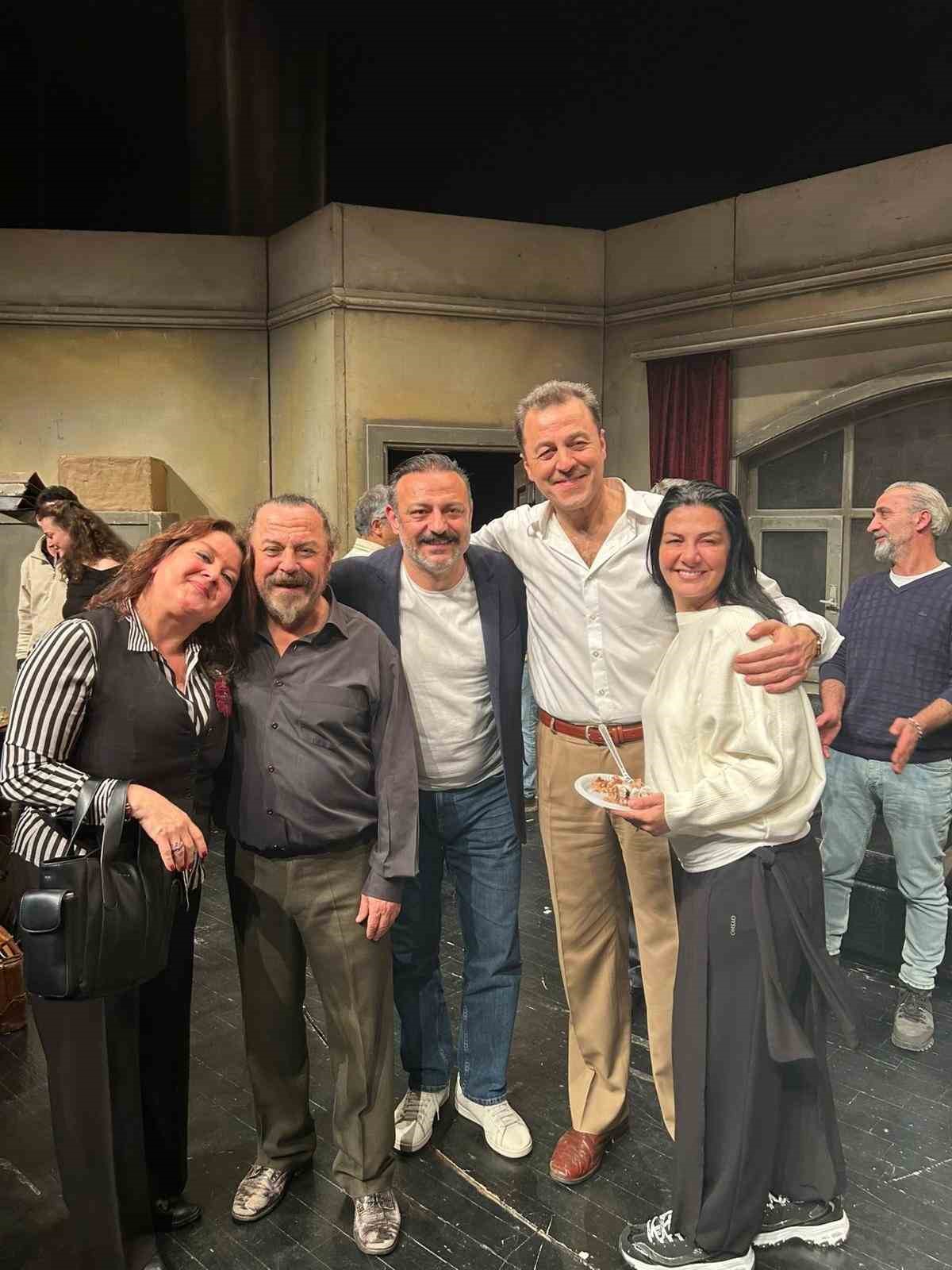 devlet tiyatrosunun unutulmaz oyunu profesyonel son kez sahnedeydi 2 ZbBOJ7G4