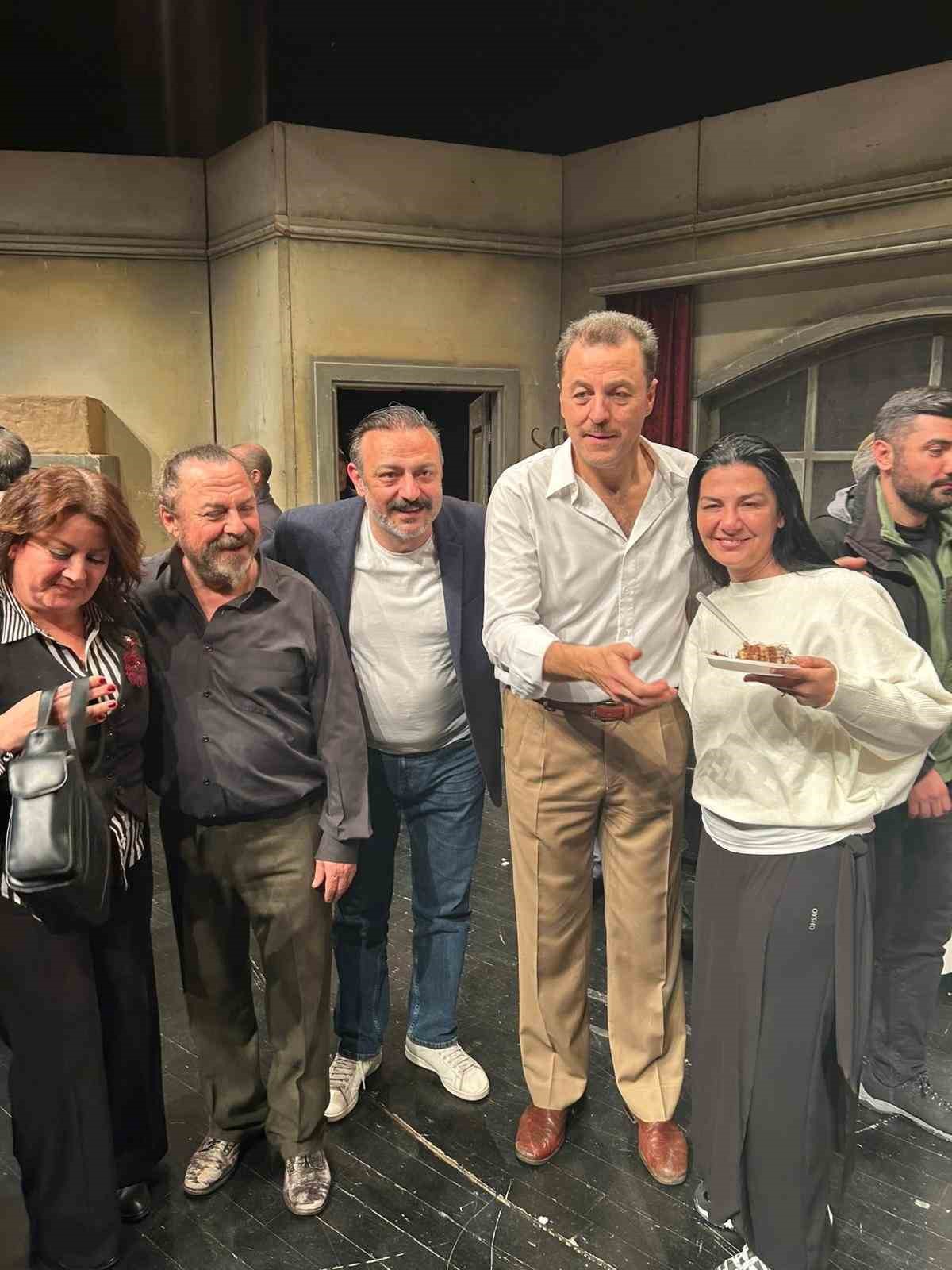 devlet tiyatrosunun unutulmaz oyunu profesyonel son kez sahnedeydi 4 XOCqg8JO