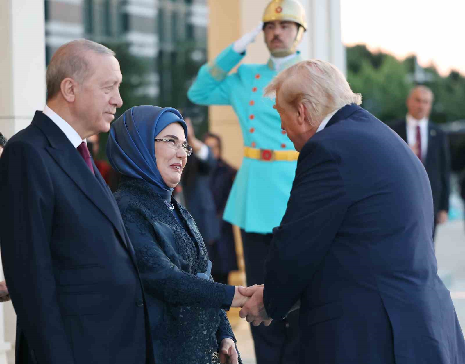 devlet ve hukumet baskanlari ile esleri onuruna cumhurbaskanligi kulliyesinde resepsiyon verildi 1 Prlbdrat