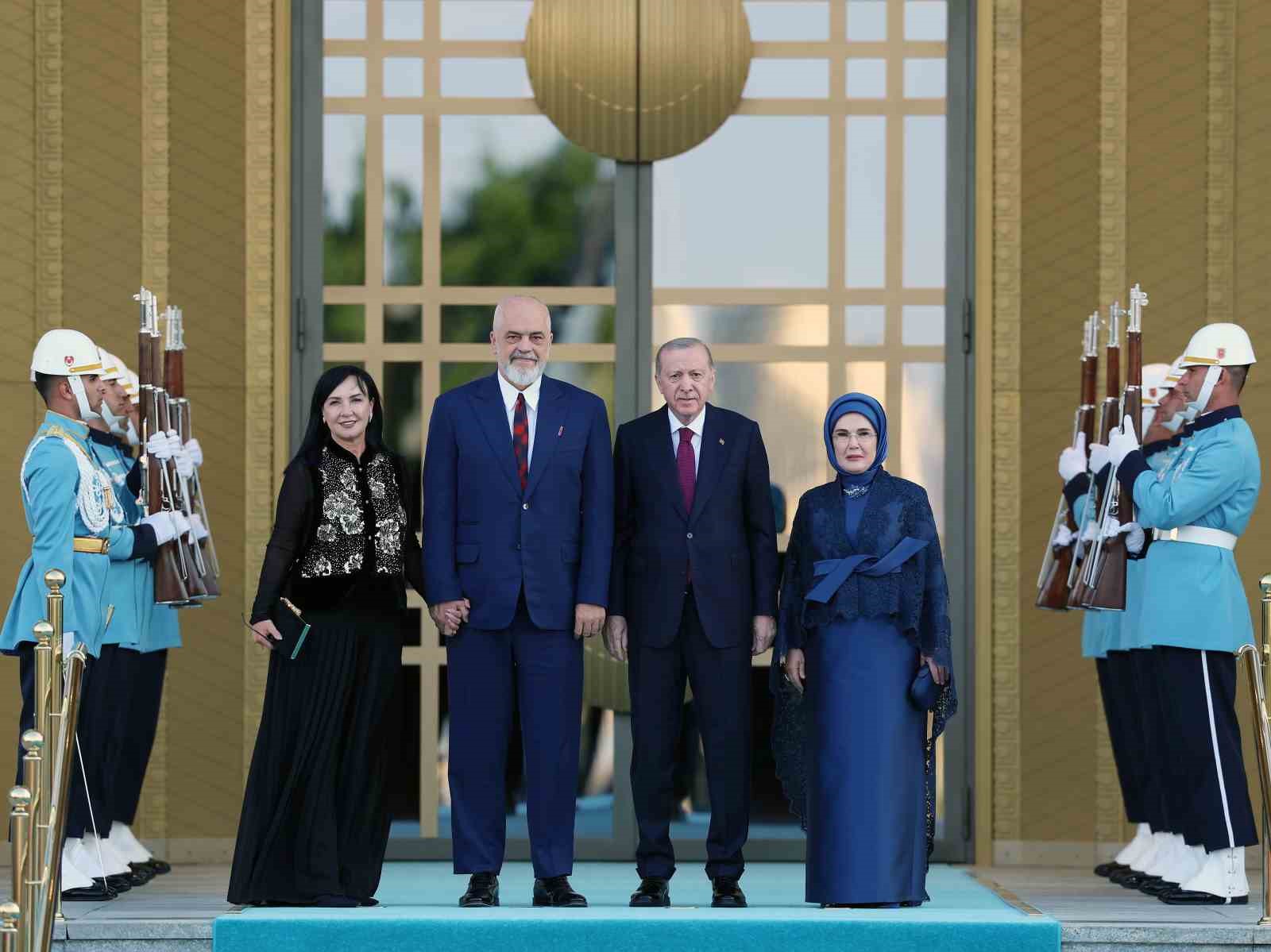 devlet ve hukumet baskanlari ile esleri onuruna cumhurbaskanligi kulliyesinde resepsiyon verildi 11 Sc21kltr
