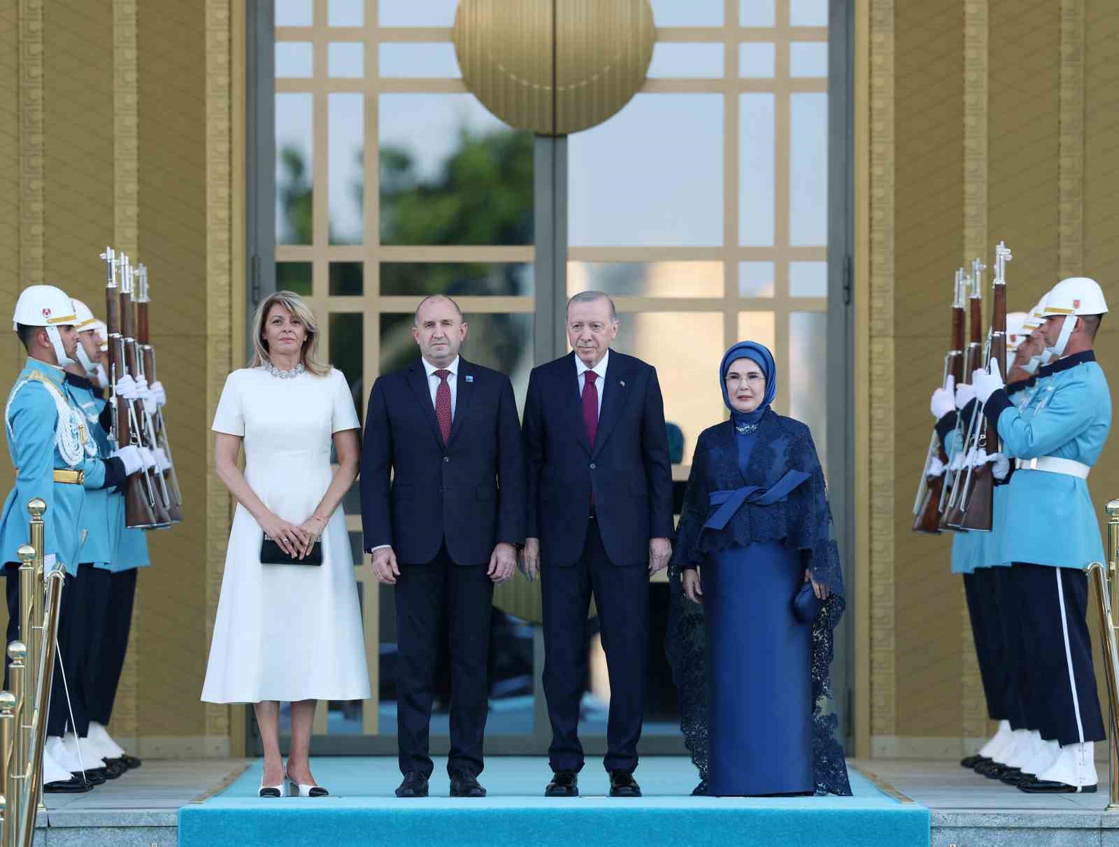 devlet ve hukumet baskanlari ile esleri onuruna cumhurbaskanligi kulliyesinde resepsiyon verildi 12 fTi76DsH