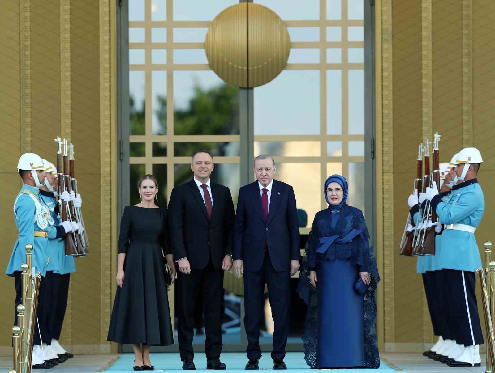 devlet ve hukumet baskanlari ile esleri onuruna cumhurbaskanligi kulliyesinde resepsiyon verildi 14 LA6rbTeM