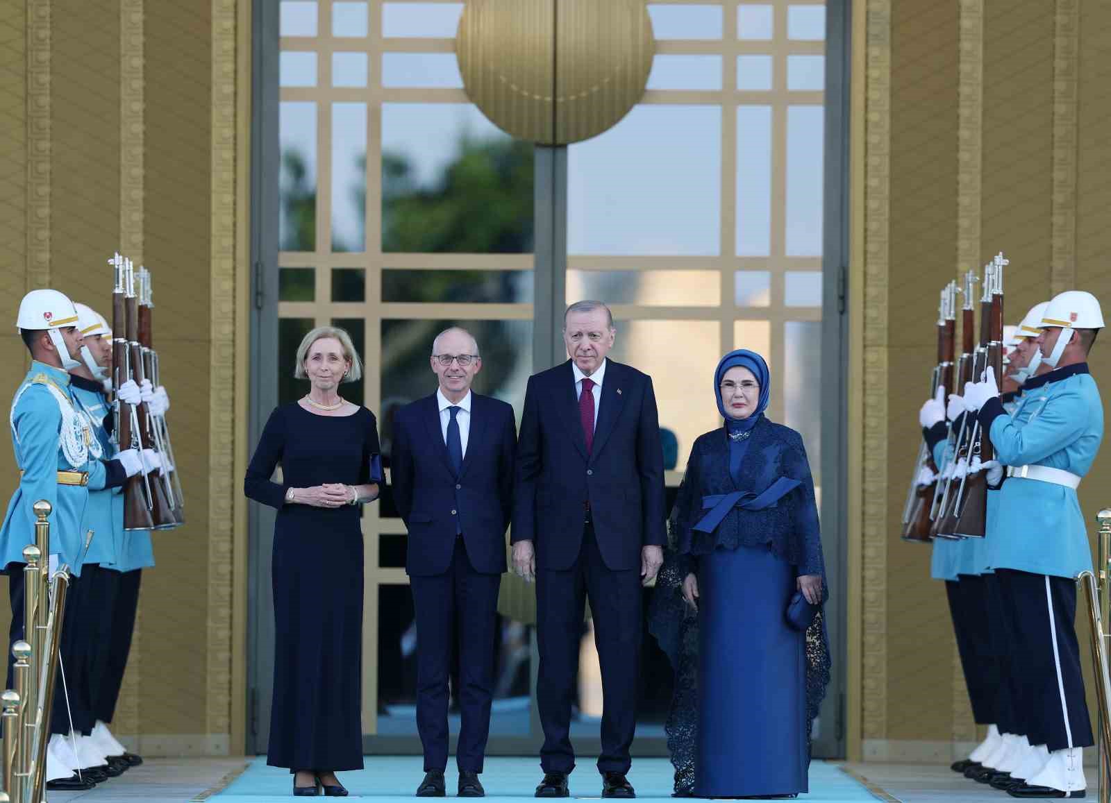 devlet ve hukumet baskanlari ile esleri onuruna cumhurbaskanligi kulliyesinde resepsiyon verildi 16 ssRM9Fi4