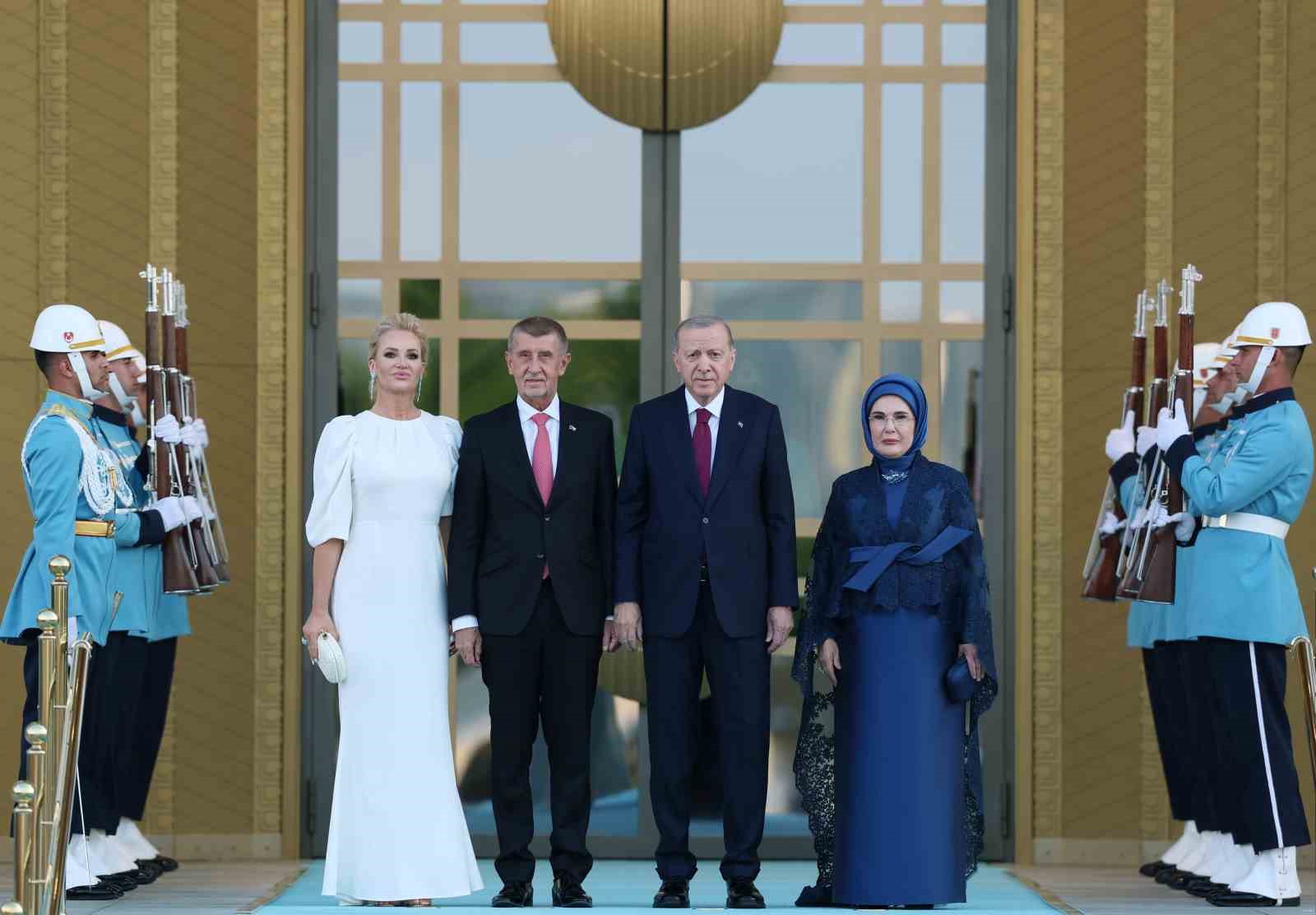 devlet ve hukumet baskanlari ile esleri onuruna cumhurbaskanligi kulliyesinde resepsiyon verildi 17 Zs5BwnzL