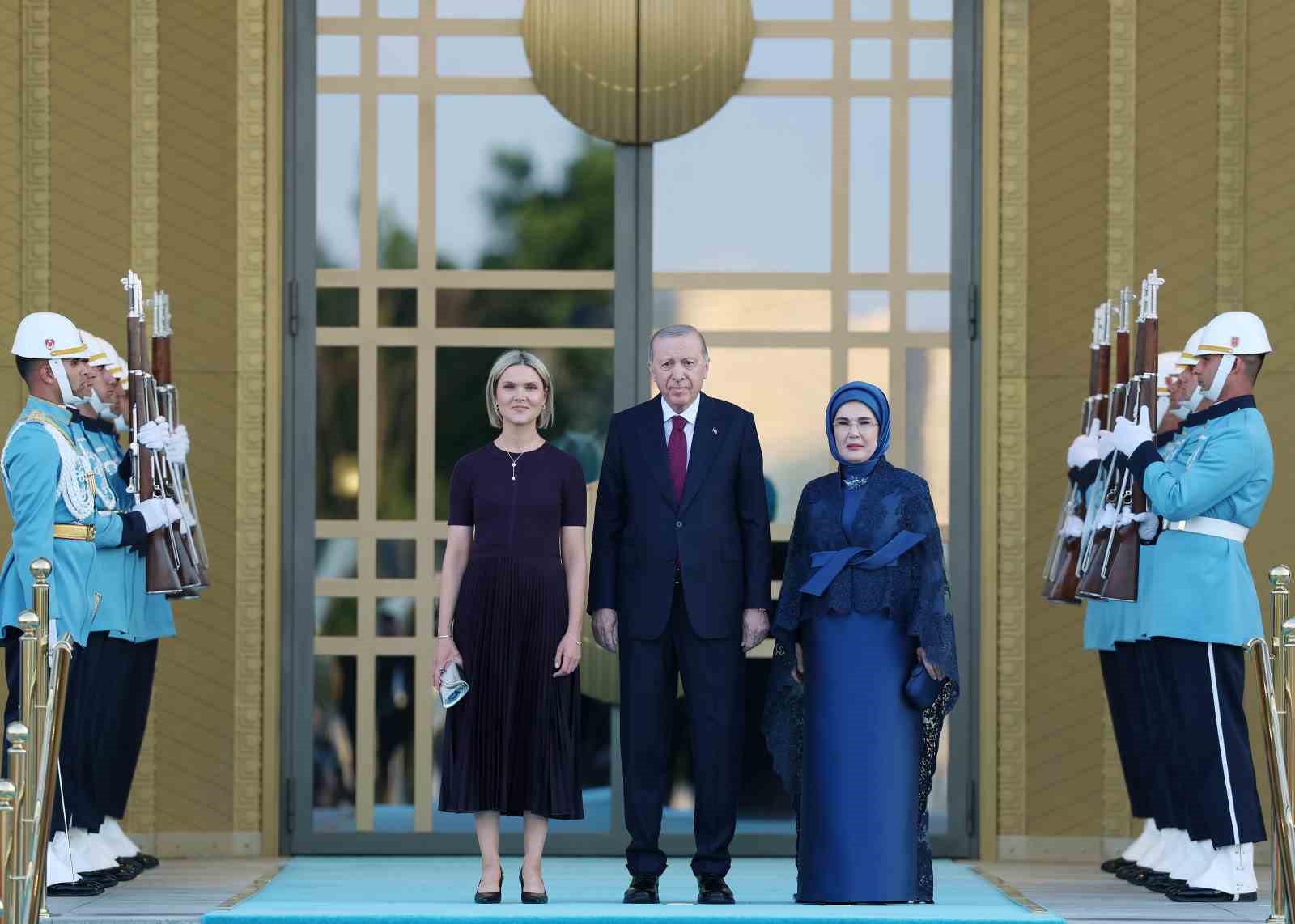 devlet ve hukumet baskanlari ile esleri onuruna cumhurbaskanligi kulliyesinde resepsiyon verildi 20 zris8r1J