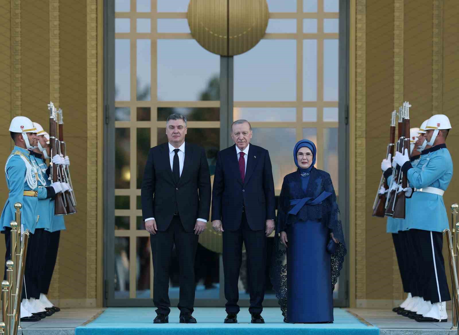 devlet ve hukumet baskanlari ile esleri onuruna cumhurbaskanligi kulliyesinde resepsiyon verildi 28 A1gk1RaG