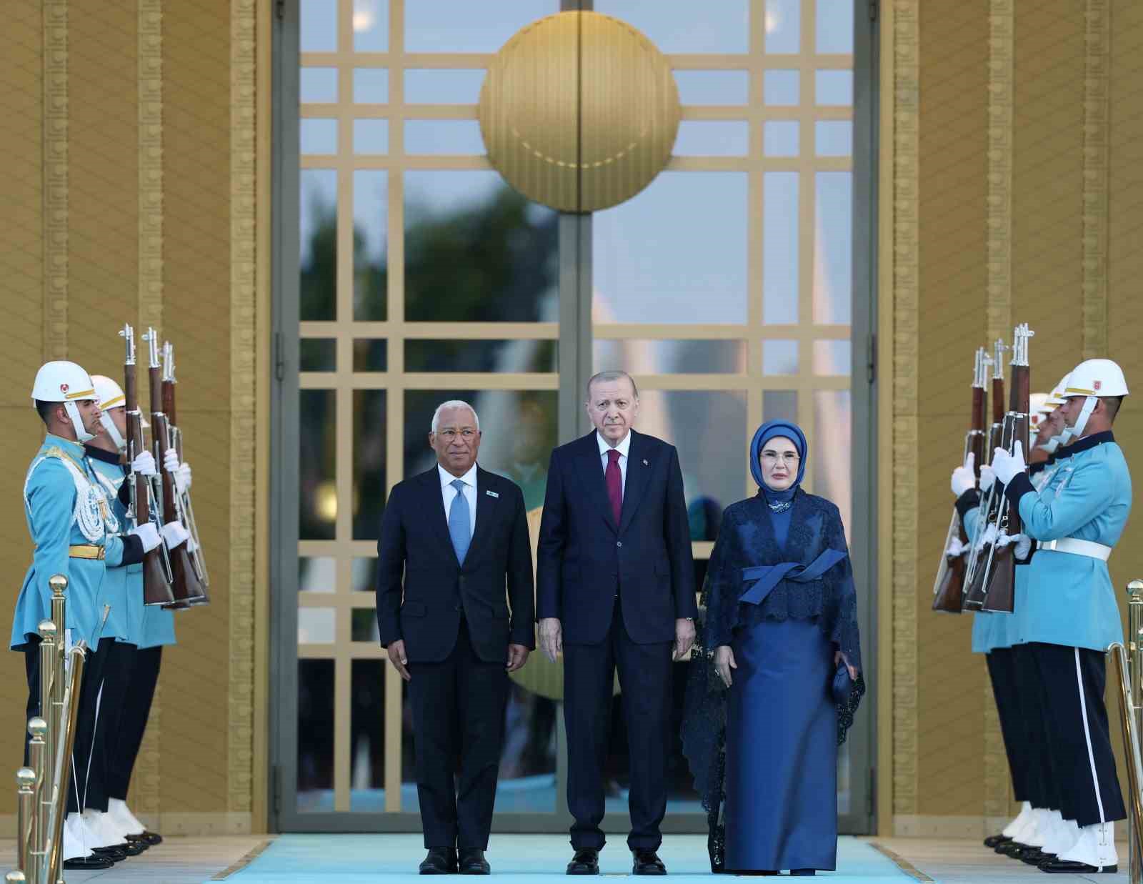 devlet ve hukumet baskanlari ile esleri onuruna cumhurbaskanligi kulliyesinde resepsiyon verildi 34 fUrVbAGC