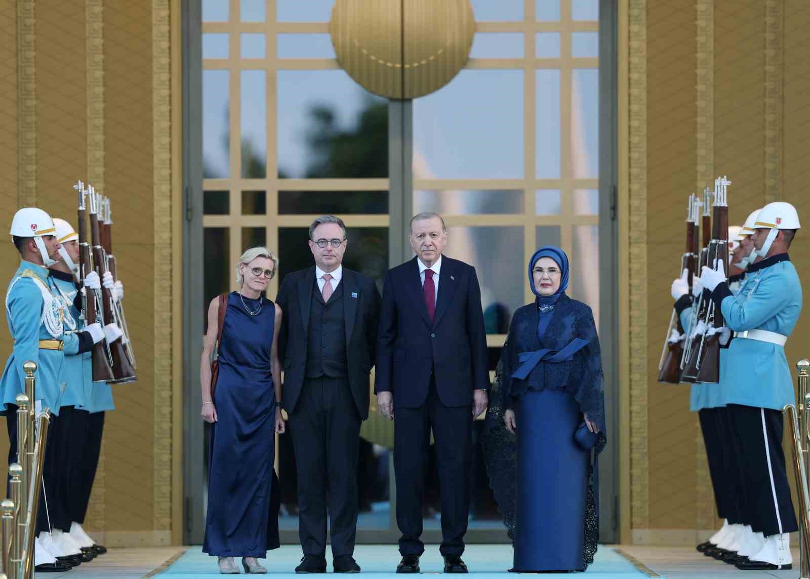 devlet ve hukumet baskanlari ile esleri onuruna cumhurbaskanligi kulliyesinde resepsiyon verildi 35 qMwqvnM9