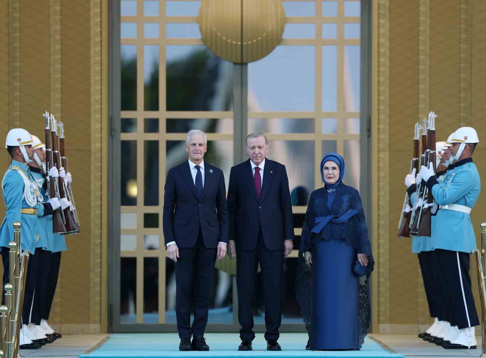 devlet ve hukumet baskanlari ile esleri onuruna cumhurbaskanligi kulliyesinde resepsiyon verildi 36 GPhkrRZK