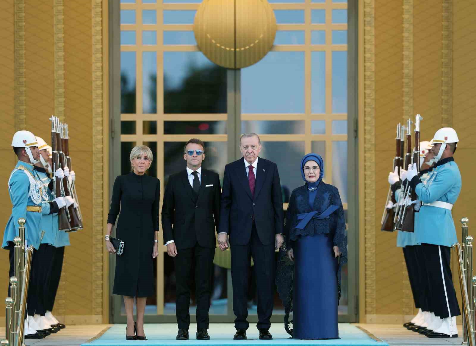 devlet ve hukumet baskanlari ile esleri onuruna cumhurbaskanligi kulliyesinde resepsiyon verildi 6 nSe895DT