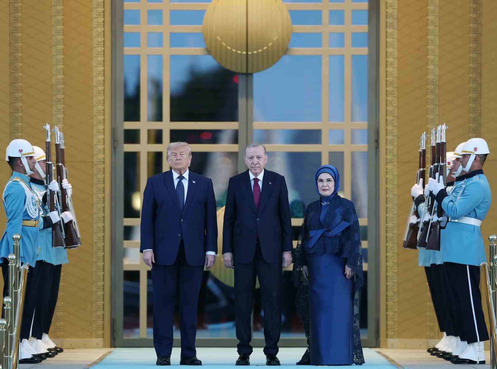devlet ve hukumet baskanlari ile esleri onuruna cumhurbaskanligi kulliyesinde resepsiyon verildi 7 AB1hepQ6