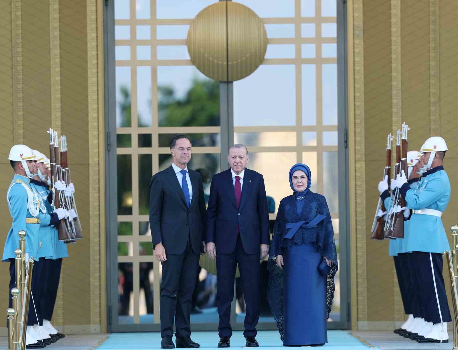 devlet ve hukumet baskanlari ile esleri onuruna cumhurbaskanligi kulliyesinde resepsiyon verildi 9 ubm3JCcF