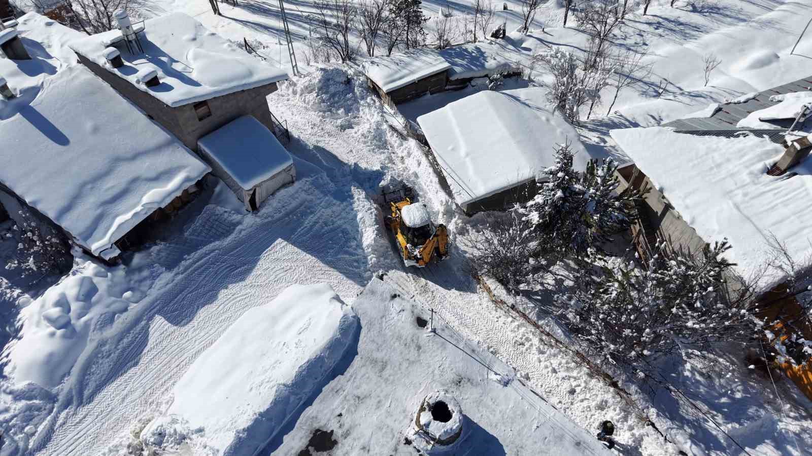 devletten beklemedi kardan kapanan koy yollarini kendi acti 2 IzLznqO9