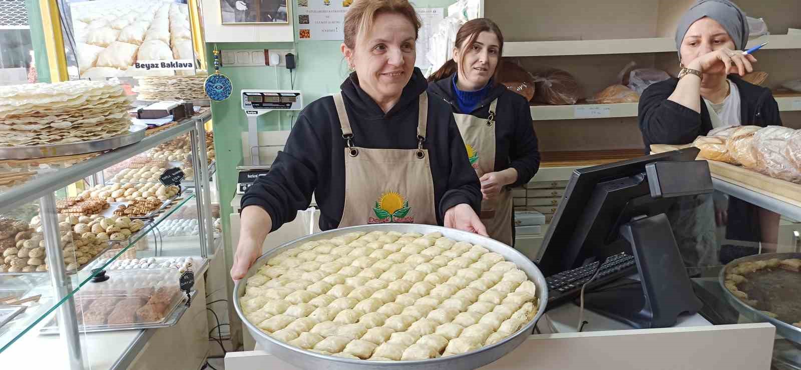 devrekin tescilli beyaz baklavasi bayram sofralarina hazirlaniyor 0 ik2OujI4