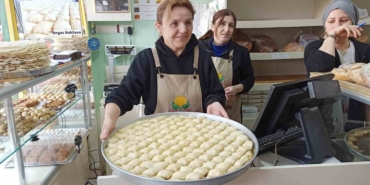devrekin-tescilli-beyaz-baklavasi-bayram-sofralarina-hazirlaniyor-REHpu7j6.jpg