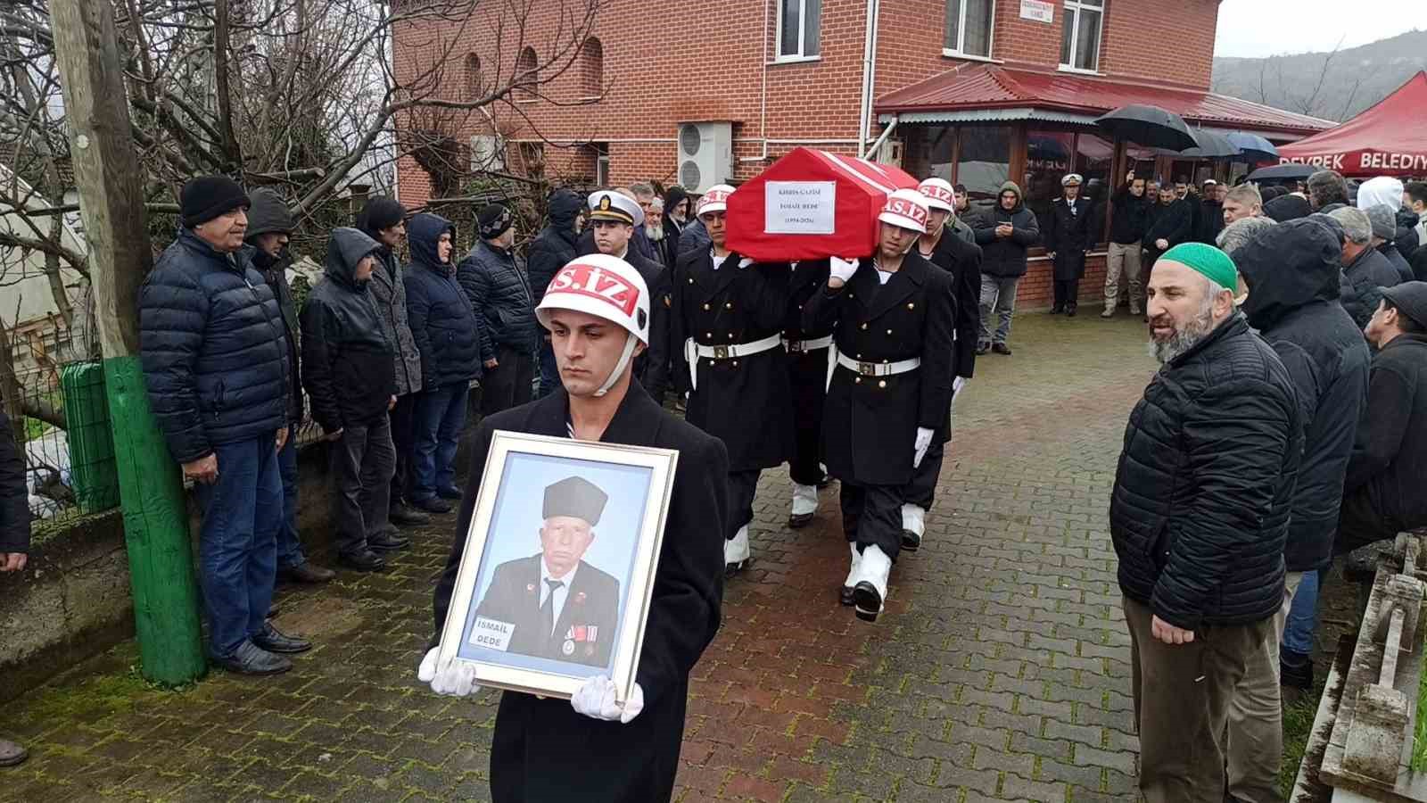 devrekli kibris gazisi son yolculuguna dualarla ugurlandi 1 8WWUO139