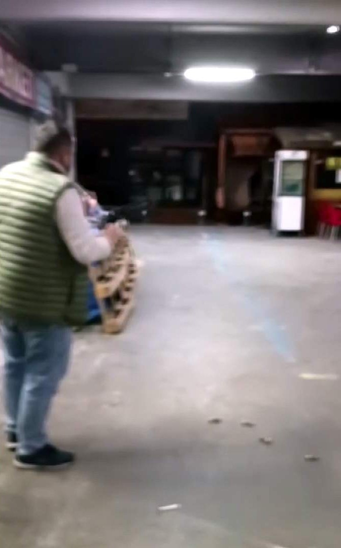 devrekte dehset anlari kamerada tufekle is yerine kursun yagdirdi 0 ZY27EHck