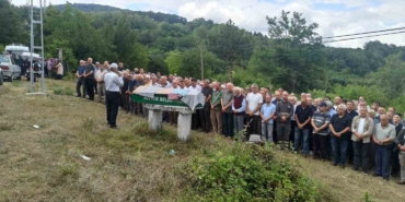 devrekte-kaza-sonrasi-yanan-otomobilde-olen-surucu-topraga-verildi-GkRVusU8.jpg