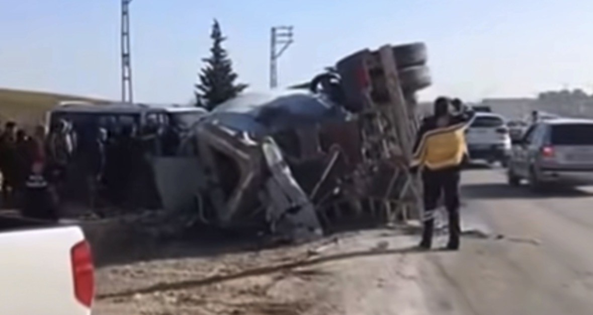 devrilen beton mikserinin surucusu hayatini kaybetti 1 E4yecRM8