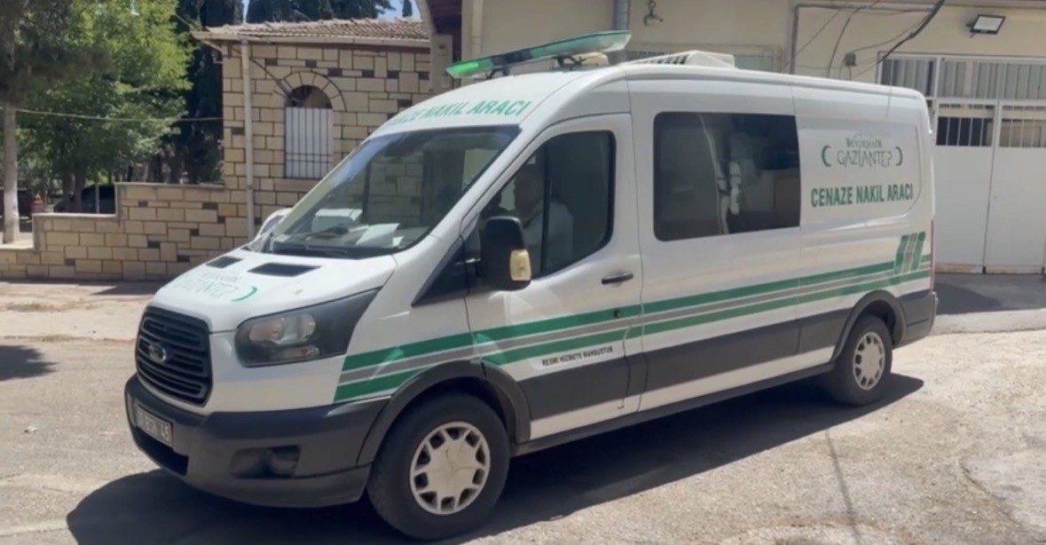 devrilen beton mikserinin surucusu hayatini kaybetti 2 CgbLSurm