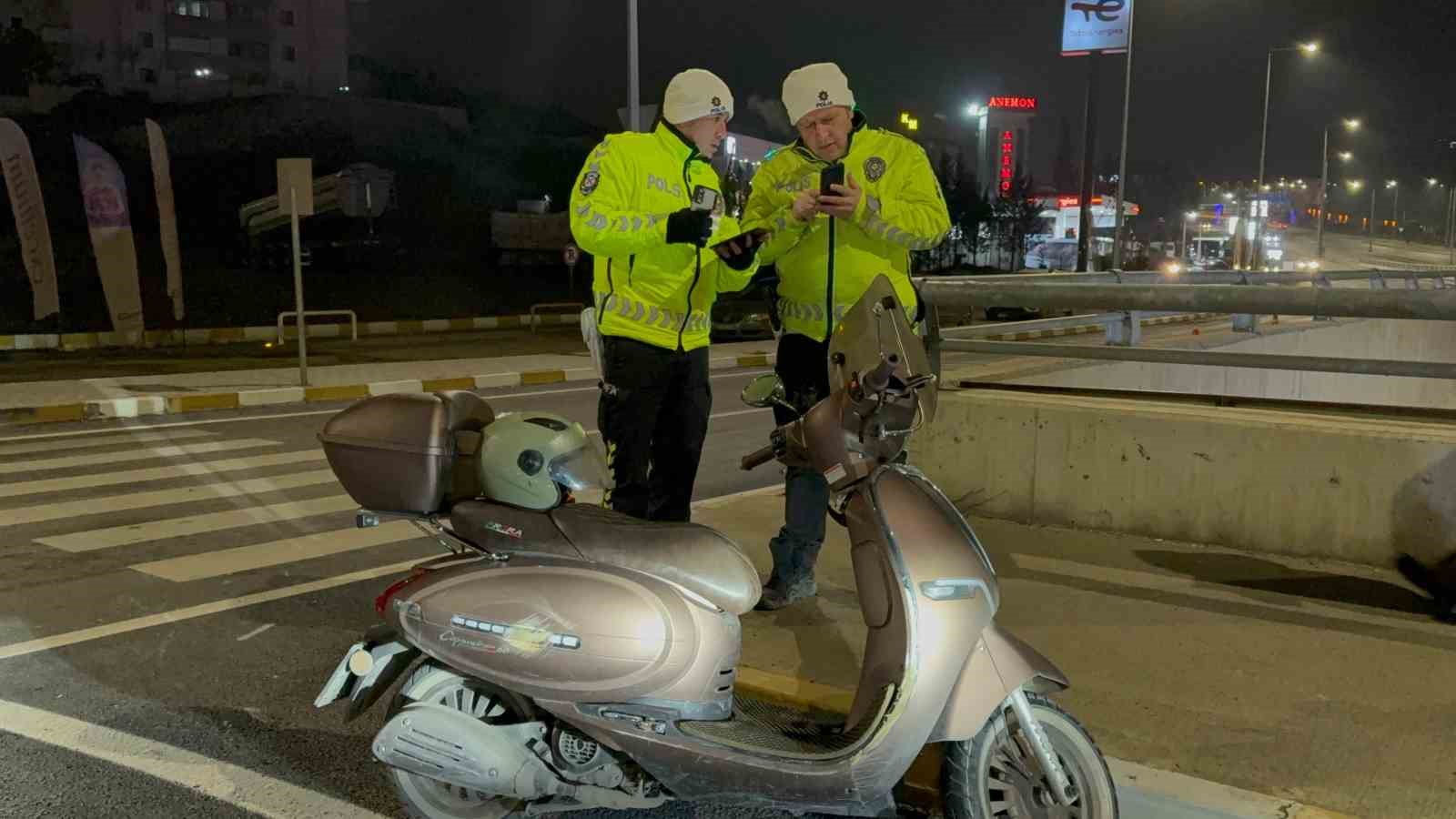 devrilen motosikletin surucusu agir yaralandi 3 jXUdnv6M
