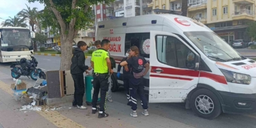 devrilen-motosikletle-beraber-metrelerce-suruklendiler-sJAmiYWi.jpg