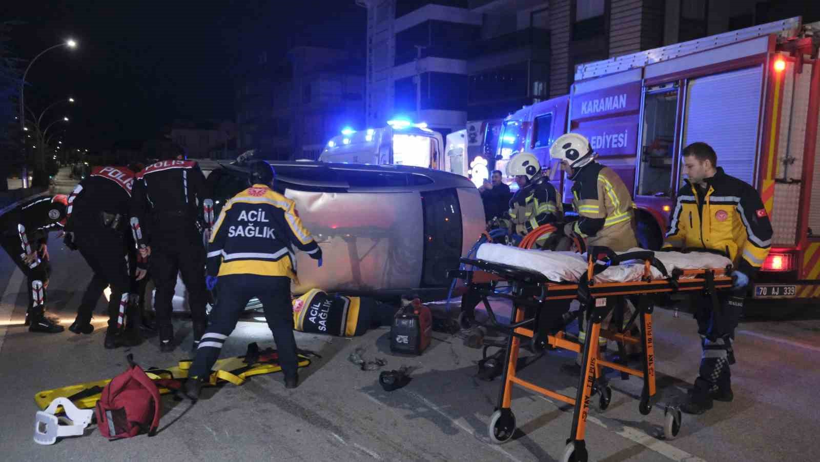 devrilen otomobilin altinda kalan surucu itfaiye ekiplerince cikarildi 1 7KMO974q