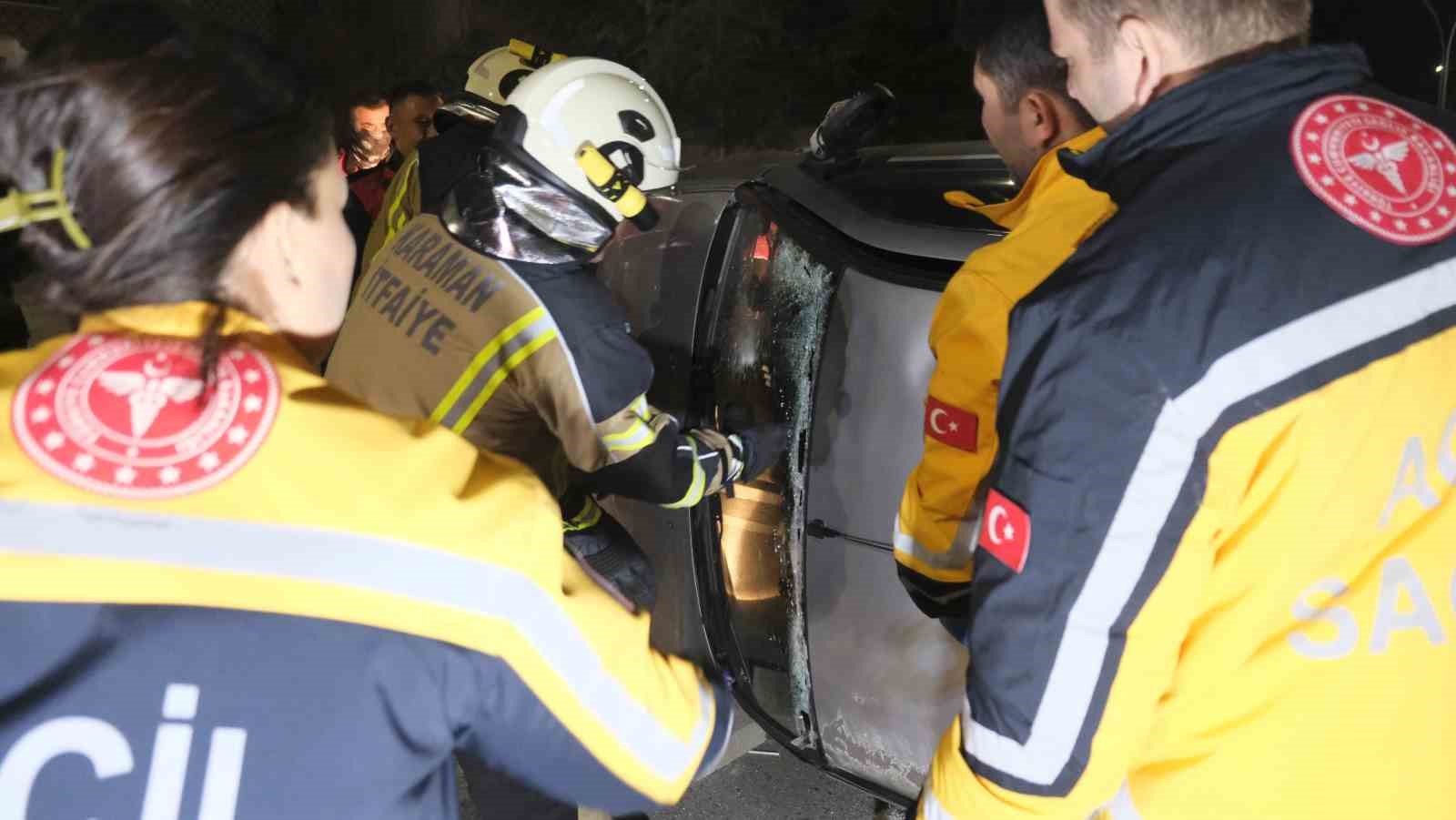 devrilen otomobilin altinda kalan surucu itfaiye ekiplerince cikarildi 7 qJI2hUWV