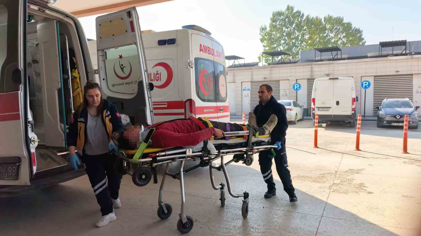 devrilen tirin surucusu yaralandi 3 tg4OeKGt