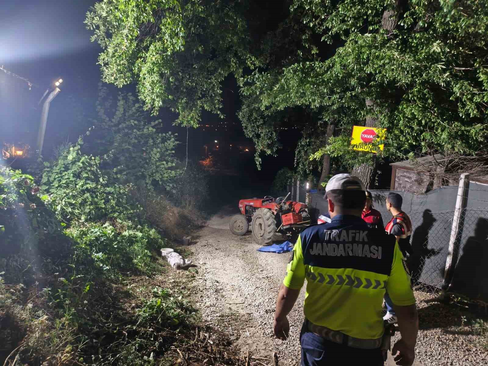 devrilen traktorun surucusu hayatini kaybetti 1 p3wE8GcN