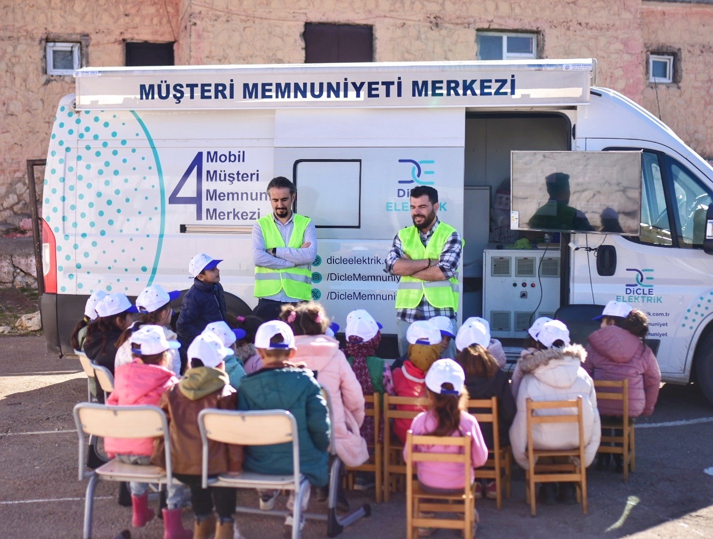 dicle elektrikten 5 bin kadin ve cocuga enerji tasarrufu egitimi 0 IqXz5g2J